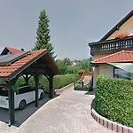 Lägenhet House Lenart *