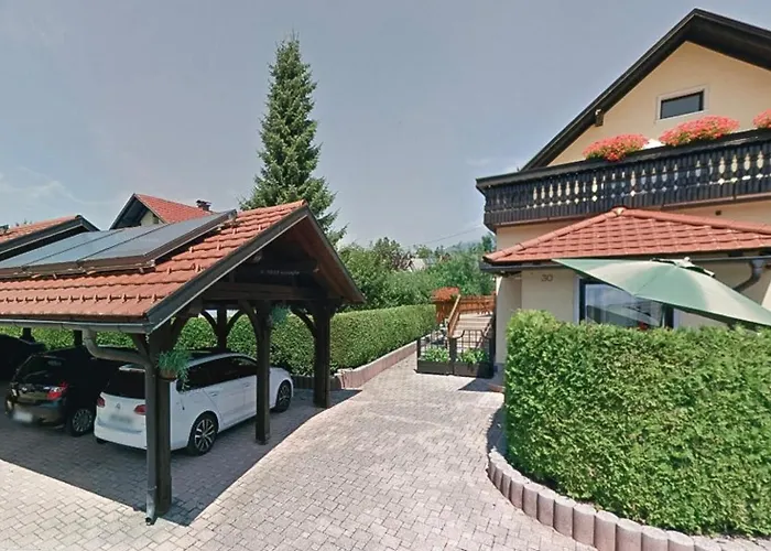 Lejlighed House Lenart *